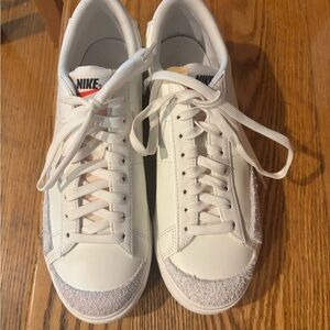 Nike Women’s Blazer Platform White and Gray Sneakers Like New Size 9